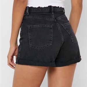 Topshop mom shorts US size 2    Black denim